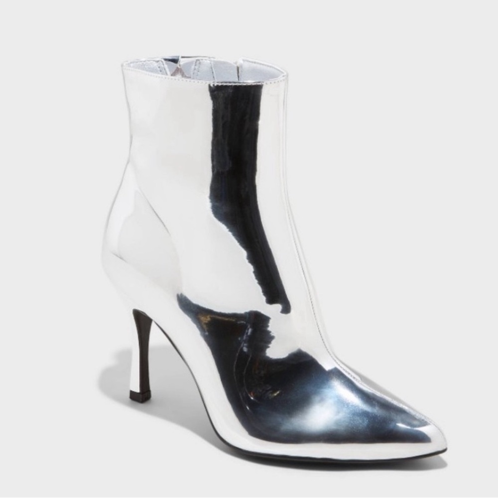 Shandra ankle boots. Used once.
